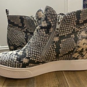 Steve Madden Wedgie High Top Sneaker